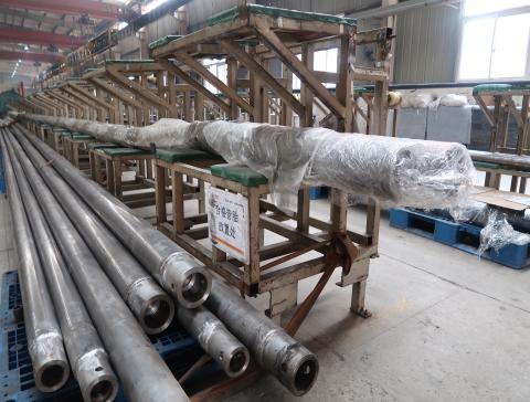Low temperature resistant quick-connect assembly of air hose used in motor brakes