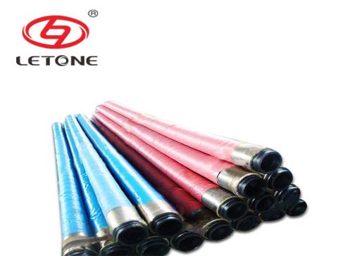 Flexible hose made of heat-resistant and fire-resistant synthetic rubber used for drilling wells wit