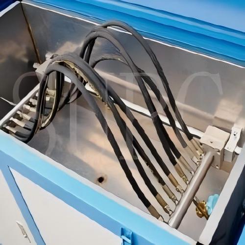 Wear resistant and anti-aging server, coolant circulating hose, applicable to outdoor base station